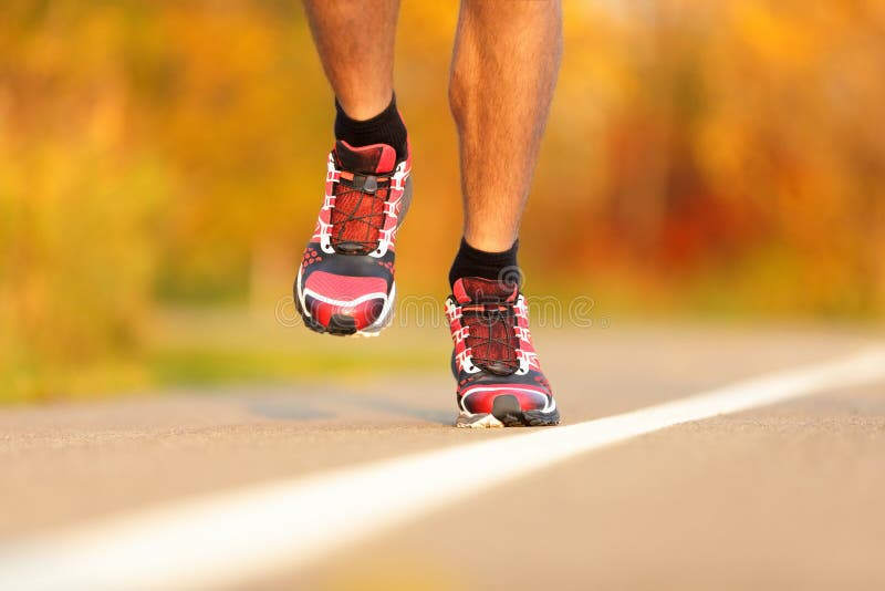 Download Sapatas running do atleta foto de stock. Imagem de ajuste - 26517646