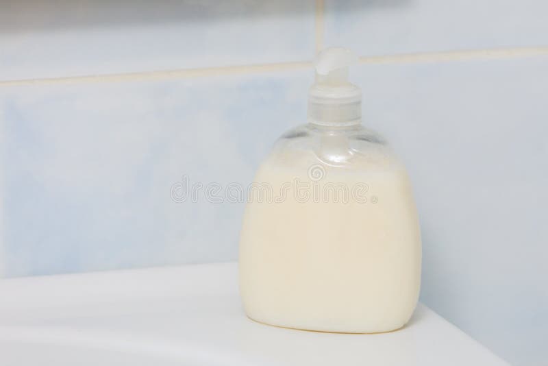 Set 3 Bottiglie Con Dosatore A Pompa - Ricaricabile Per Shampoo, Balsamo E Doccia - Foto 3