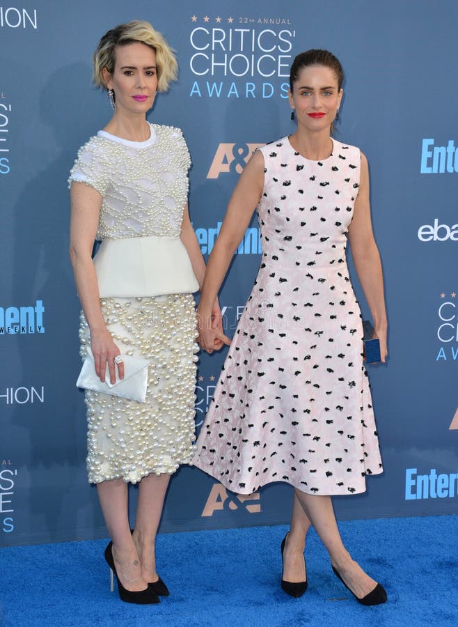 Sarah Paulson & Amanda Peet Editorial Photo - Image of critics ...