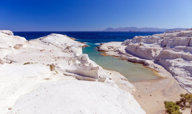 sarakiniko för milos för strandcyclades greece ö royaltyfri bild sarakiniko för milos för strandcyclades greece ö royaltyfri bild