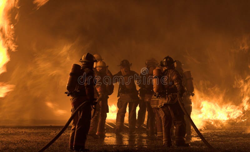 Sarasota, FL, Etats-Unis - 7 avril 2006 : Les sapeurs-pompiers participent à la formation image stock Sarasota, FL, Etats-Unis - 7 avril 2006 : Les sapeurs-pompiers participent à la formation image stock