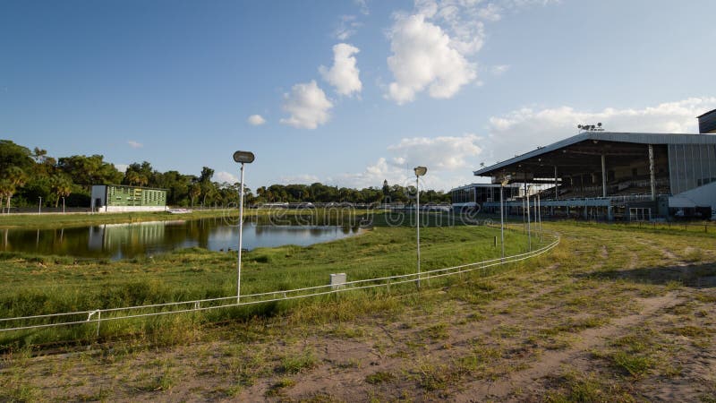 Sarasota Kennel Club Greyhound Track Editorial Stock Image - Image of club,  canino: 164865384