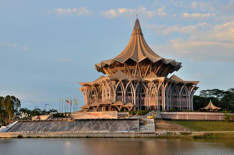 Sarawak stanu prawodawczy parlamentarny zgromadzenie buduje Kuching Malezja obraz royalty free Sarawak stanu prawodawczy parlamentarny zgromadzenie buduje Kuching Malezja obraz royalty free