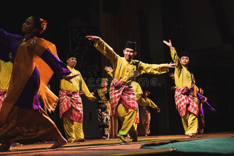 A Sarawakian Traditional dance by Sarawakian Malay people