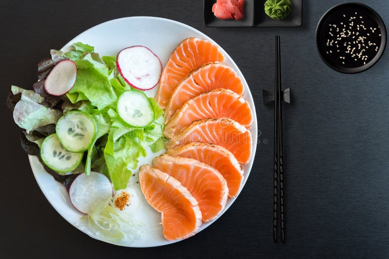 Sashimi, nigiri, sushibroodjes en sashimi royalty-vrije stock fotografie