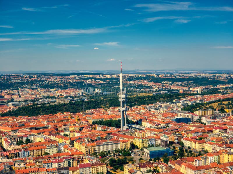 Satellietbeeld van de Toren van TV van Praag in Zizkov royalty-vrije stock afbeelding Satellietbeeld van de Toren van TV van Praag in Zizkov royalty-vrije stock afbeelding