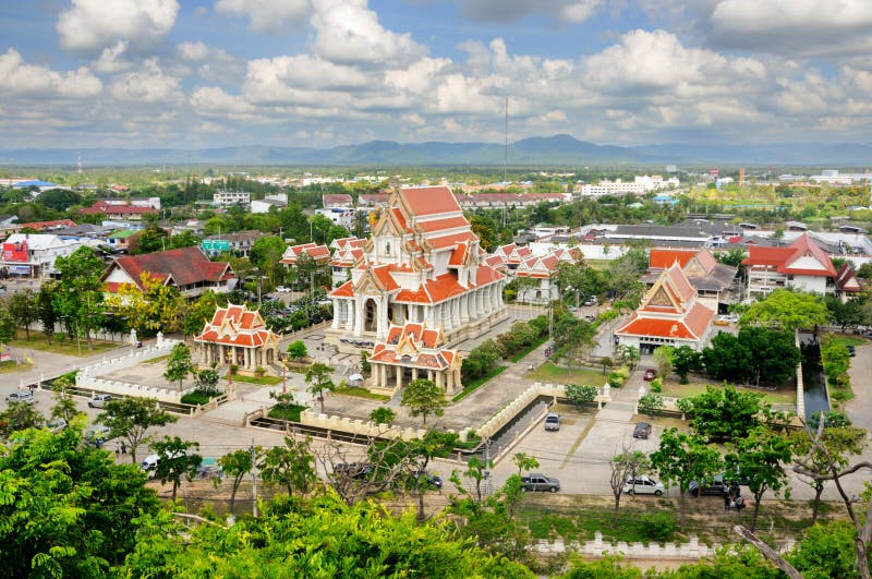 Satellietbeeld van Thaise Boeddhistische tempel Wat Thammikaram Worawihan in Prachuap-stad royalty-vrije stock afbeelding Satellietbeeld van Thaise Boeddhistische tempel Wat Thammikaram Worawihan in Prachuap-stad royalty-vrije stock afbeelding