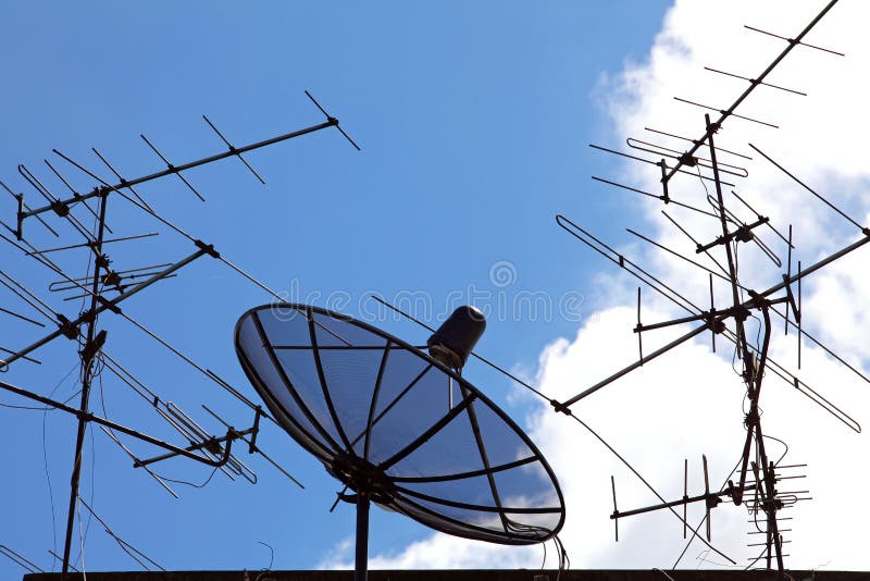 Satellite and antenna