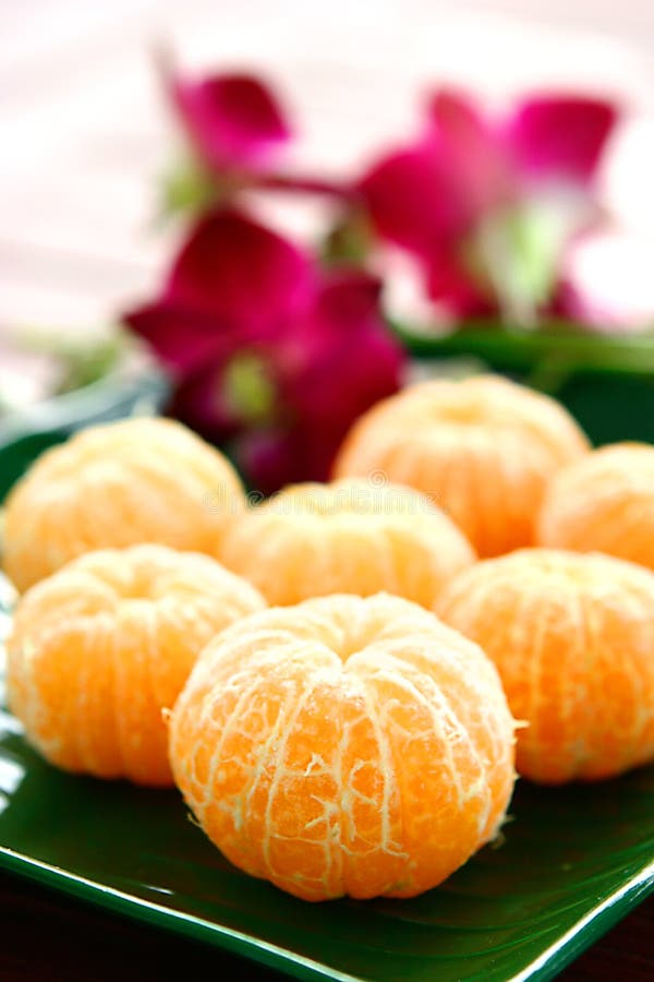 Satsumas peladas imagen de archivo. Imagen de tangente 4146829