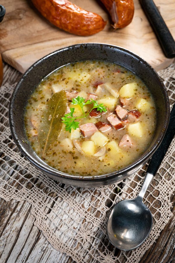 Sauerküche in Schüssel stockfotos