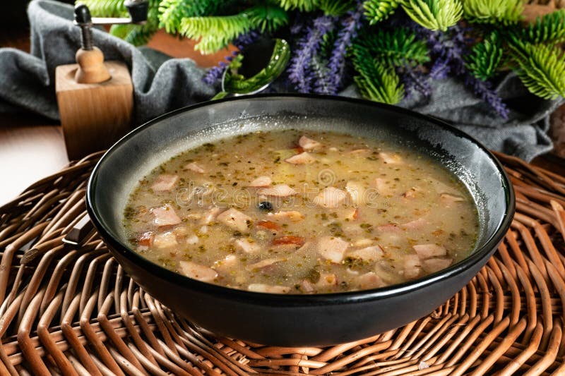 Sauerküche in Schüssel stockfotos