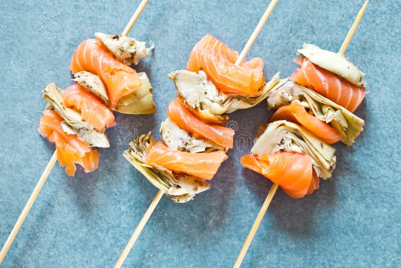 Download Saumons Fumés Et Artichaut Grillé Photo stock - Image du viande, poissons: 45357280