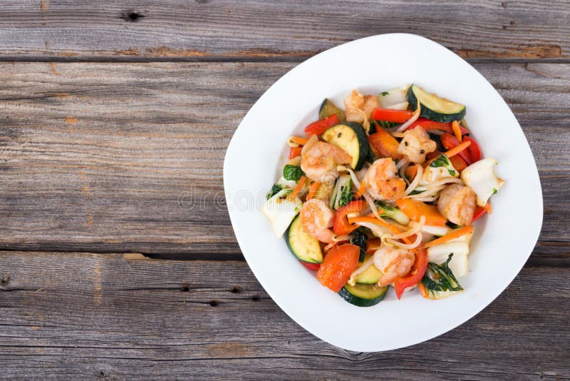 Sauté de crevette avec le dîner de légumes photos stock Sauté de crevette avec le dîner de légumes photos stock