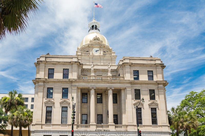 Savannah City Hall Under Nice himmel royaltyfria foton Savannah City Hall Under Nice himmel royaltyfria foton