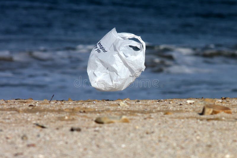 Vzal tento obrázek plastového sáčku létající do oceánu.