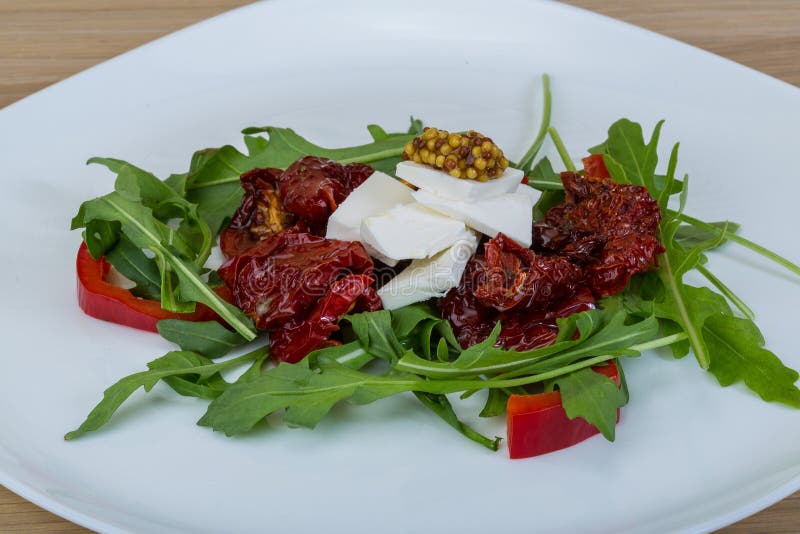 Sałatka z wysuszonym pomidorem fotografia royalty free