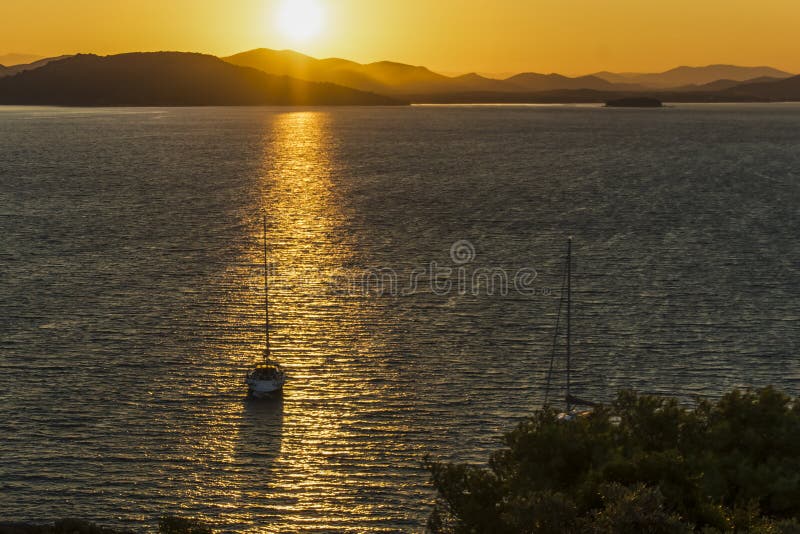 Scène De Coucher Du Soleil En Mer Adriatique Près De Zminjak