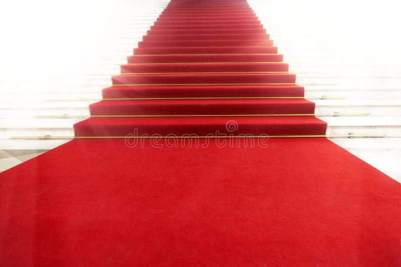 Scala con tappeto rosso, illuminato da indicatore luminoso