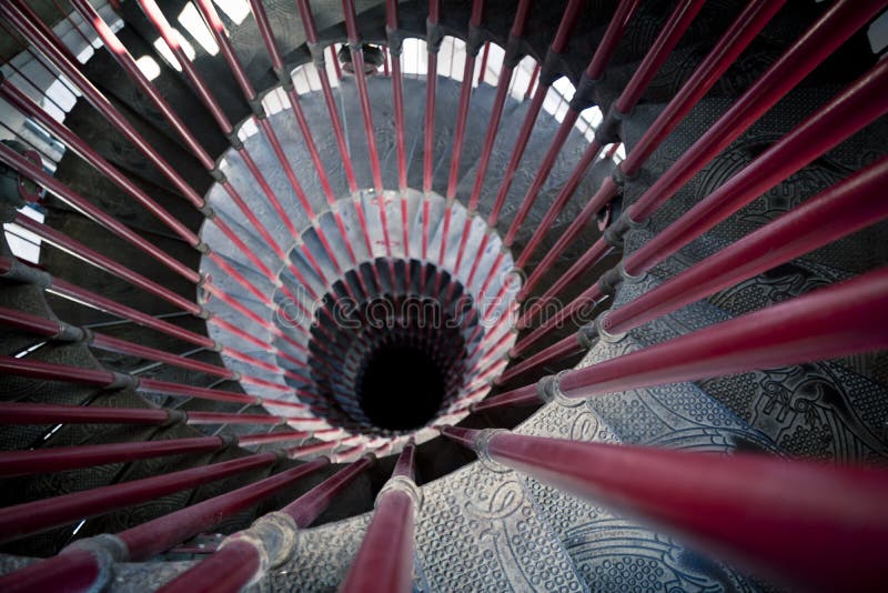 Scale a spirale nella torre del castello fotografia stock Scale a spirale nella torre del castello fotografia stock