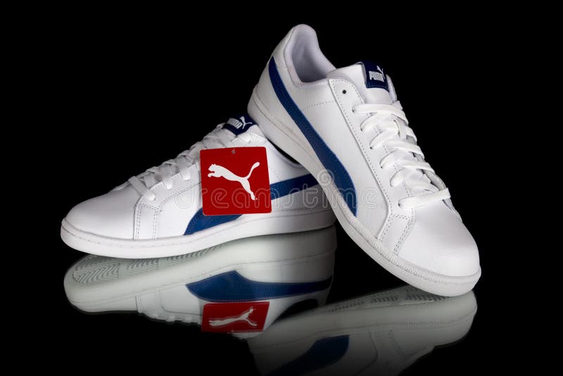 Scarpa Da Tennis Del Classico Del Puma Fotografia Stock Editoriale - Immagine di azienda, ragazza: 96148098