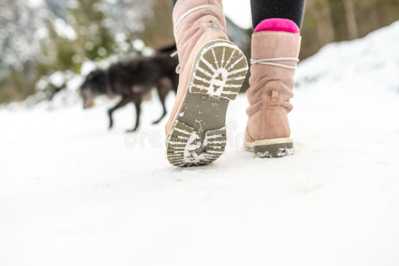 scarpe per camminare sulla neve