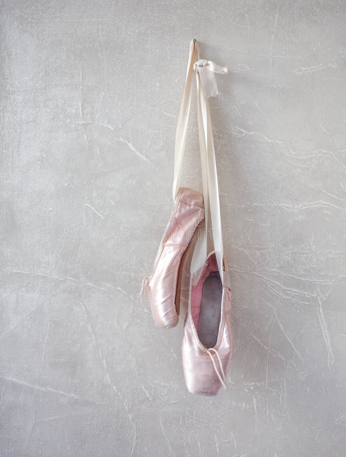 Scarpe rosa del pointe fotografia stock Scarpe rosa del pointe fotografia stock