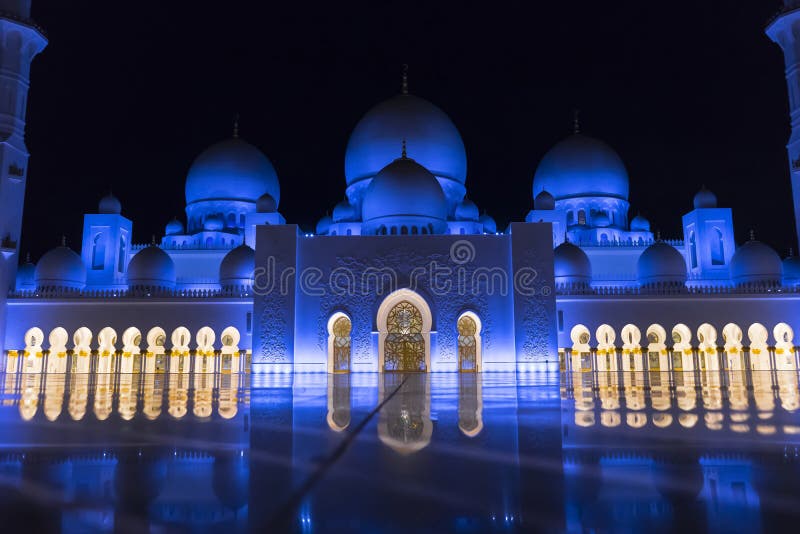 Sceicco Zayed Grand Mosque, Abu Dhabi fotografia stock libera da diritti Sceicco Zayed Grand Mosque, Abu Dhabi fotografia stock libera da diritti