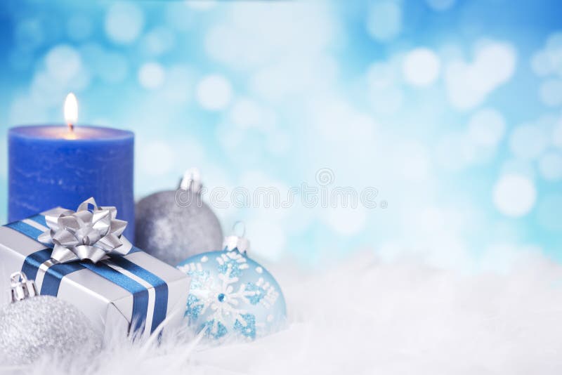 Scena Crăciunului albastru și argintiu cu bliț royalty free stock photos