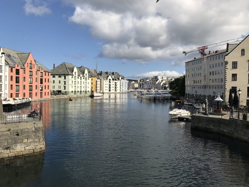Scena di lungomare di Alesund fotografia stock libera da diritti