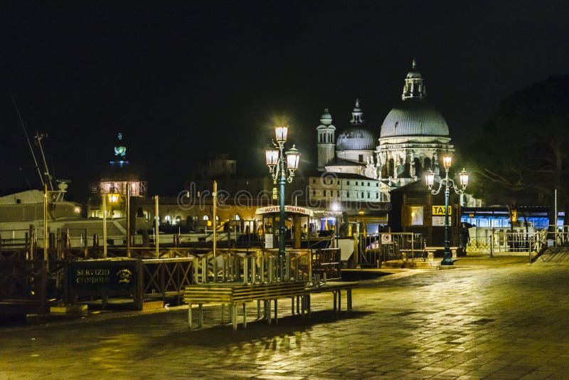 Scena urbana di notte, Venezia, Italia fotografie stock libere da diritti Scena urbana di notte, Venezia, Italia fotografie stock libere da diritti