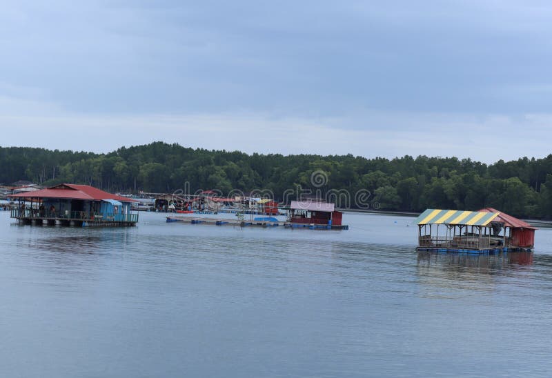 Bayu chalet teluk restoran terapung chalet di