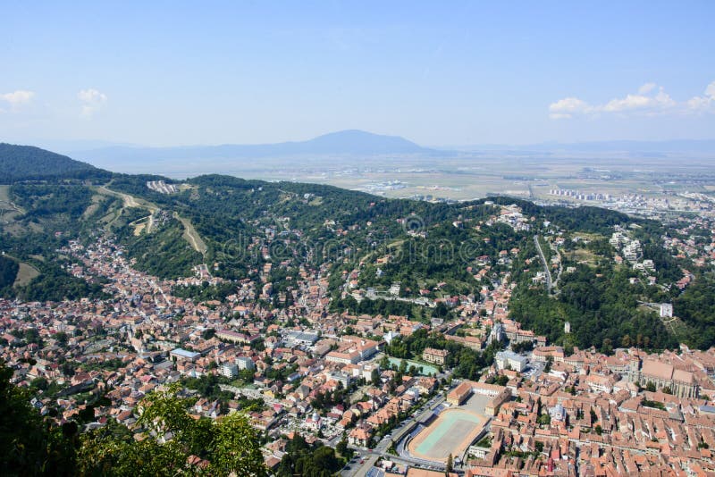 Sceneray Brasov, mening van de Berg van Tamper, Roemenië stock afbeeldingen Sceneray Brasov, mening van de Berg van Tamper, Roemenië stock afbeeldingen