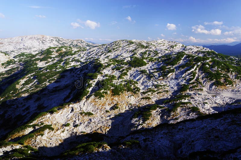 Scenic autumn landscape of the Austrian Alps from the Krippenstein Dachstein cable car. royalty free stock image Scenic autumn landscape of the Austrian Alps from the Krippenstein Dachstein cable car. royalty free stock image