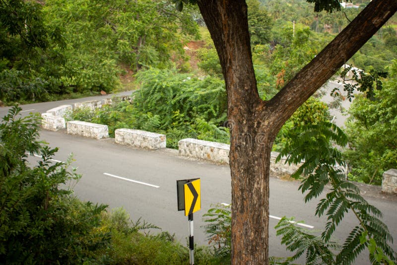 Scenic Ghat Road entlang der Gebirgskette Salem, Tamil Nadu , Indien stockbild Scenic Ghat Road entlang der Gebirgskette Salem, Tamil Nadu , Indien stockbild