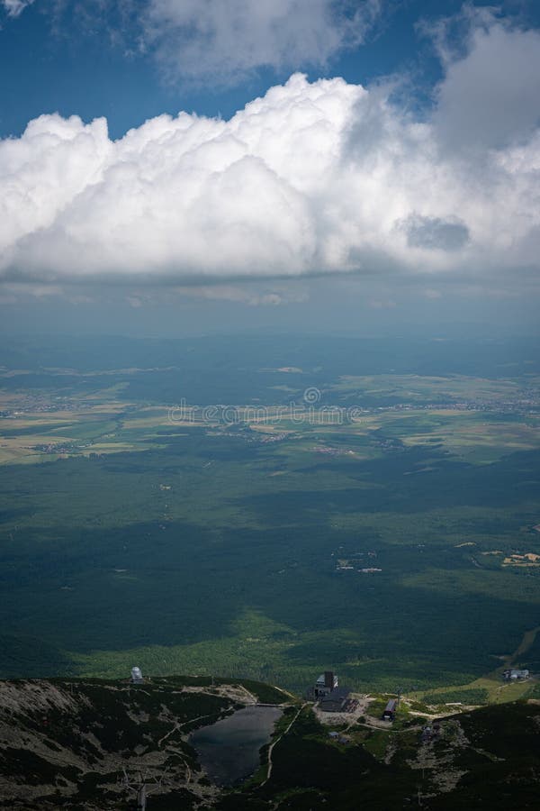 Pohľad z Tatier na severné Slovensko