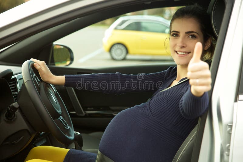 Schwangere Frau, Die Ihr Auto Fährt Stockbild - Bild von kind, person:  69483079