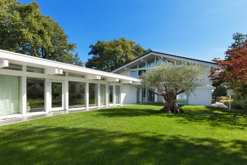 Schoner Garten Eines Moden Hauses Stockbild Bild Von Hauses Garten 60422613