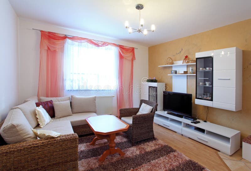 Schones Wohnzimmer Mit Kamin Stockfoto Bild Von Decorate Kamin 28602870