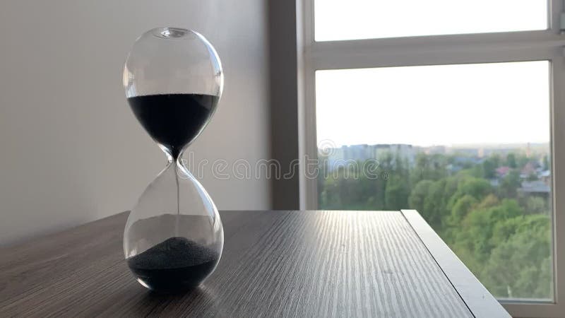 Schackningsperiod f?r sandklockatid timglas Sandflyttning till och med timmeexponeringsglas