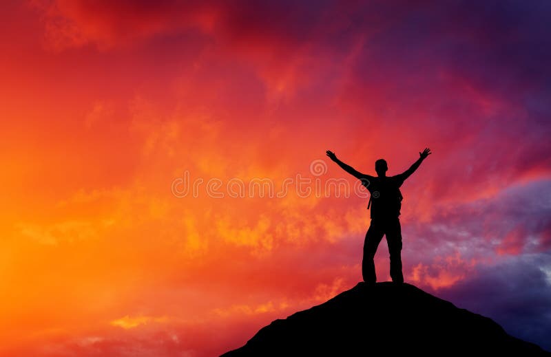 Schattenbild eines Mannes auf eine Gebirgsoberseite stockfotografie Schattenbild eines Mannes auf eine Gebirgsoberseite stockfotografie