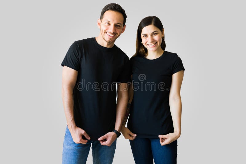 Schauen Sie sich diese trendigen Printhemden an stockbilder