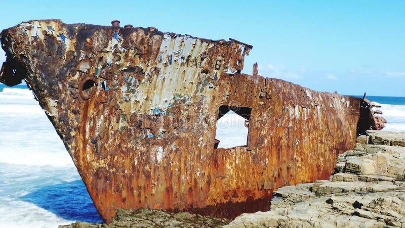 Schipwrak in Transkei Wilde Kust Zuid-Afrika stock afbeeldingen Schipwrak in Transkei Wilde Kust Zuid-Afrika stock afbeeldingen