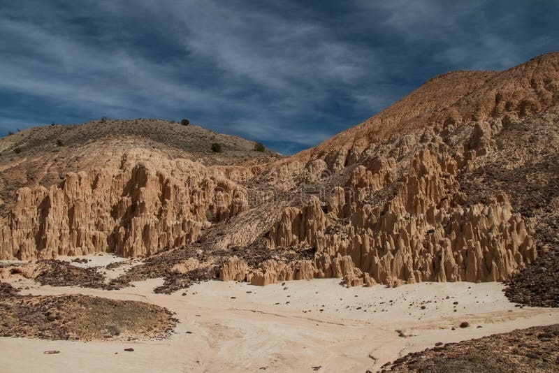 Schitterend hemel en landschap van het Park van de Staat van de Kathedraalkloof in Nevada stock afbeelding Schitterend hemel en landschap van het Park van de Staat van de Kathedraalkloof in Nevada stock afbeelding