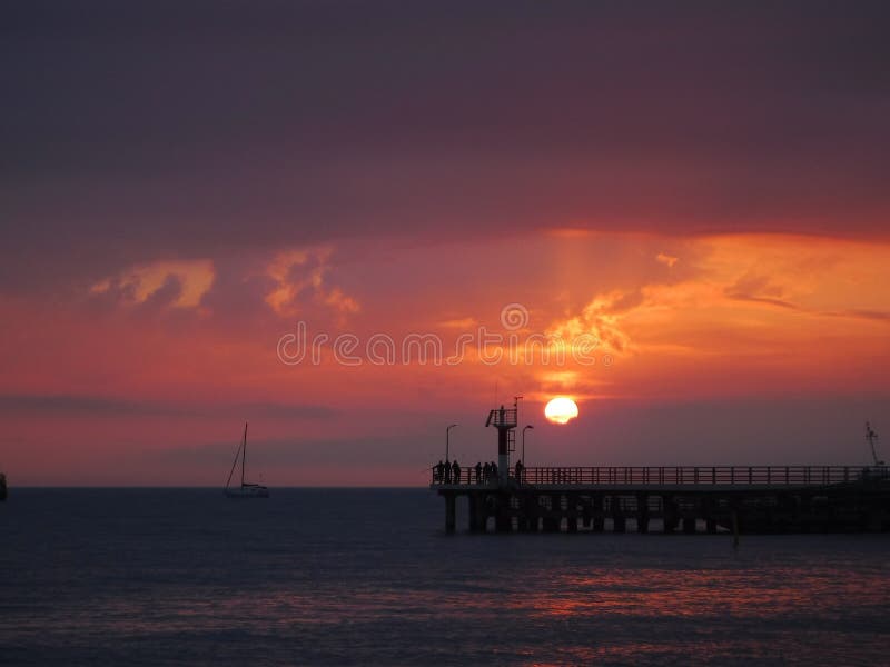 Schitterende sunsets van de Zwarte Zee! De onwerkelijke schoonheid schijnt een gewone gebeurtenis te zijn stock afbeeldingen Schitterende sunsets van de Zwarte Zee! De onwerkelijke schoonheid schijnt een gewone gebeurtenis te zijn stock afbeeldingen