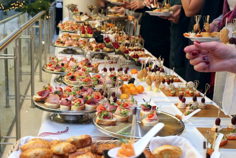 Schlagen Sie Aufnahmefingerfoodaperitifs lizenzfreie stockfotos Schlagen Sie Aufnahmefingerfoodaperitifs lizenzfreie stockfotos