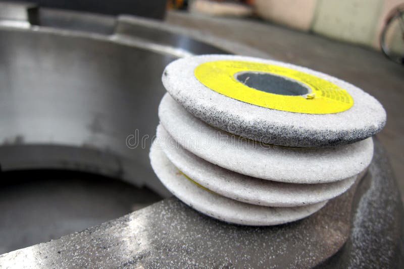 Schleifscheibesandpapierschleifmaschine lizenzfreie stockfotos Schleifscheibesandpapierschleifmaschine lizenzfreie stockfotos