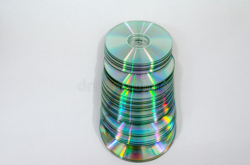 Schließen gefallener Stapel von Compact Disks lizenzfreie stockfotografie