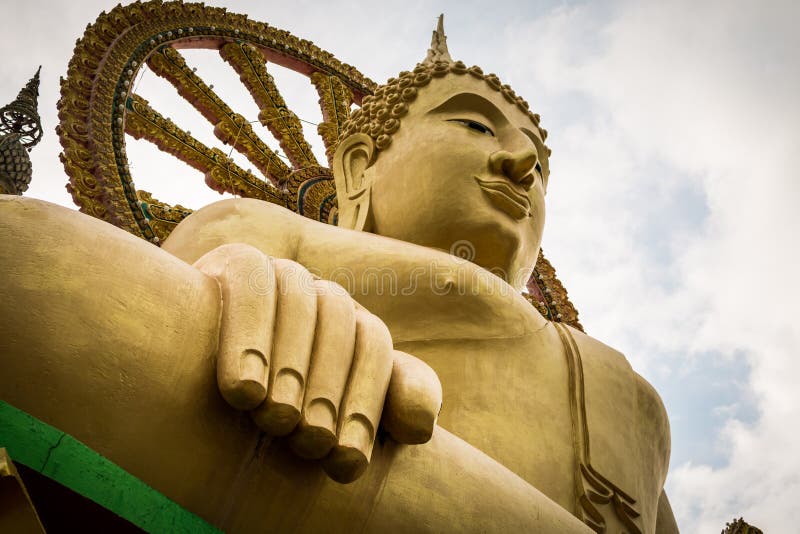 Schließen Sie herauf große Buddha-Statue in KOH samui, Thailand stockbild Schließen Sie herauf große Buddha-Statue in KOH samui, Thailand stockbild