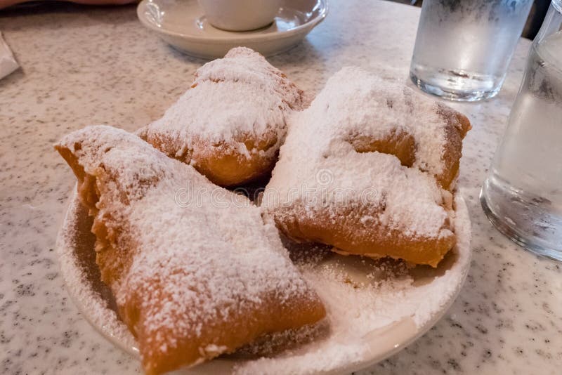 Schließen Sie herauf Schuss des berühmten Beignet stockbild Schließen Sie herauf Schuss des berühmten Beignet stockbild