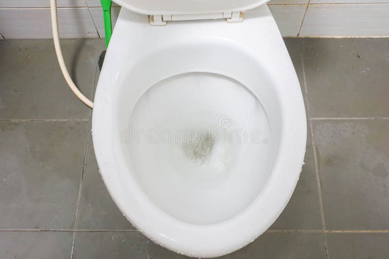 Schließen Sie herauf Spültoiletteschüssel für gesundheitliches stockbild Schließen Sie herauf Spültoiletteschüssel für gesundheitliches stockbild